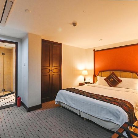 Royal Plaza Hotel Kuangcsou Kültér fotó