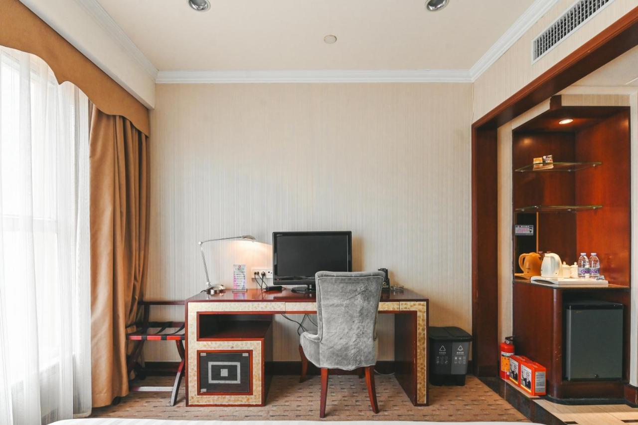 Royal Plaza Hotel Kuangcsou Kültér fotó