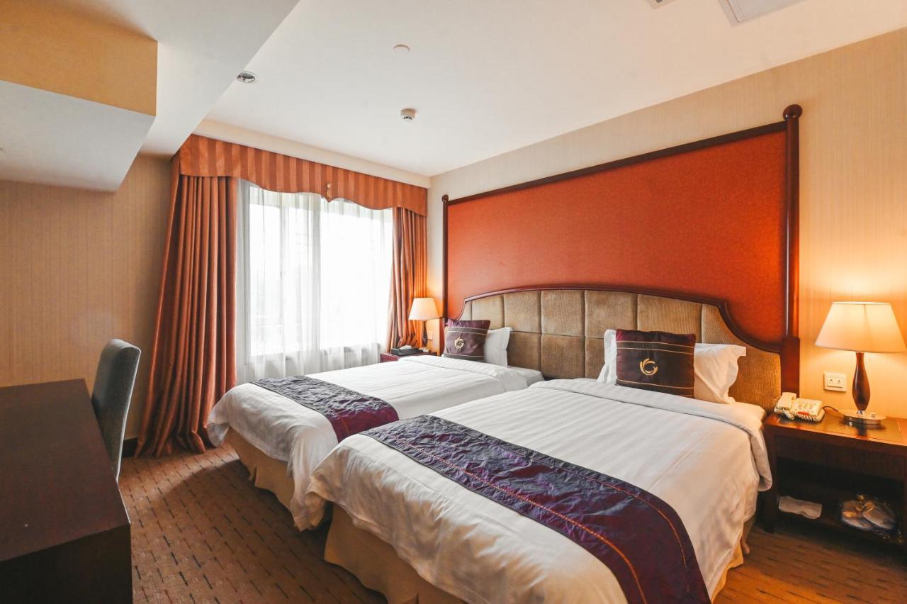 Royal Plaza Hotel Kuangcsou Kültér fotó