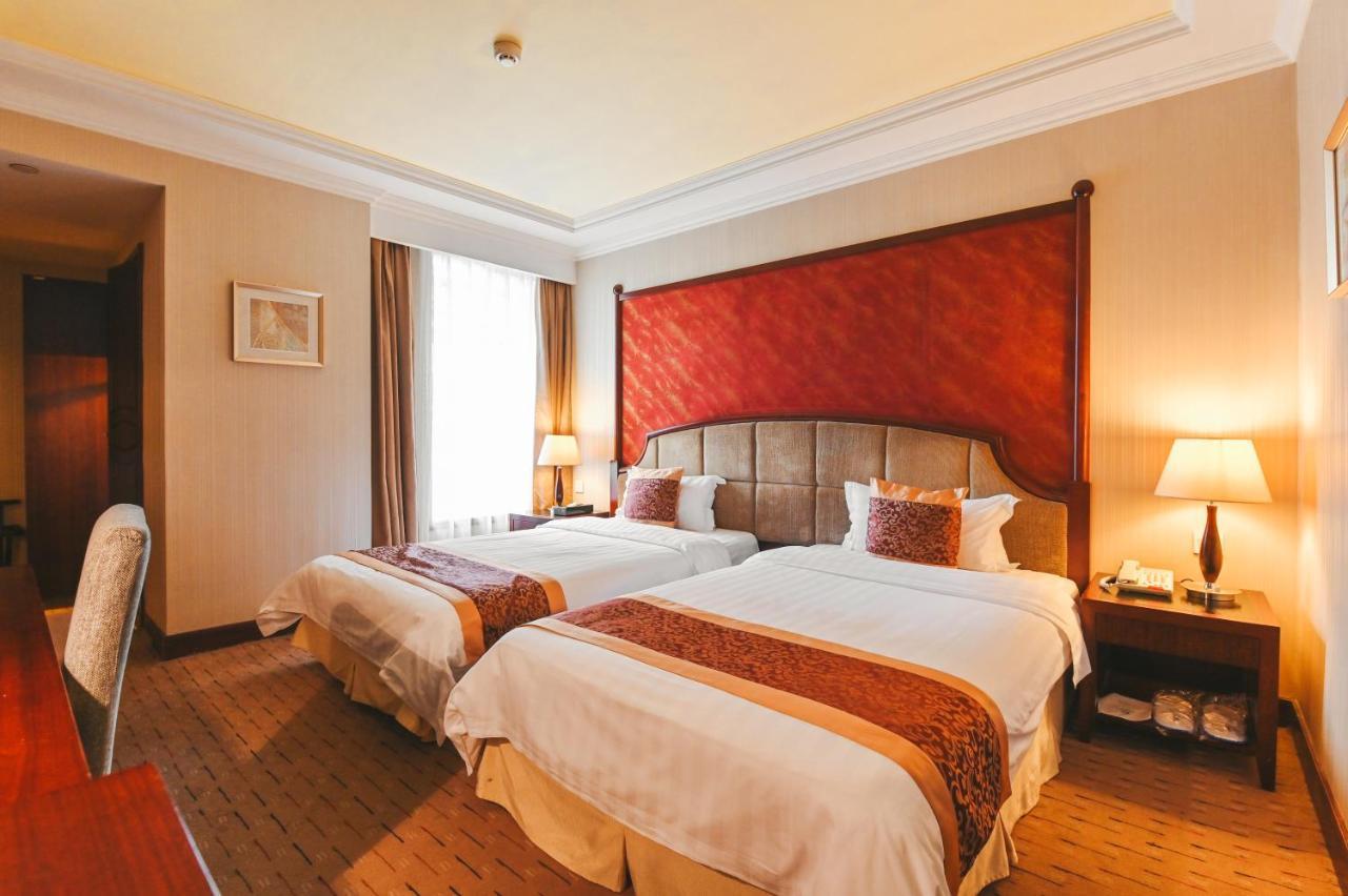 Royal Plaza Hotel Kuangcsou Kültér fotó