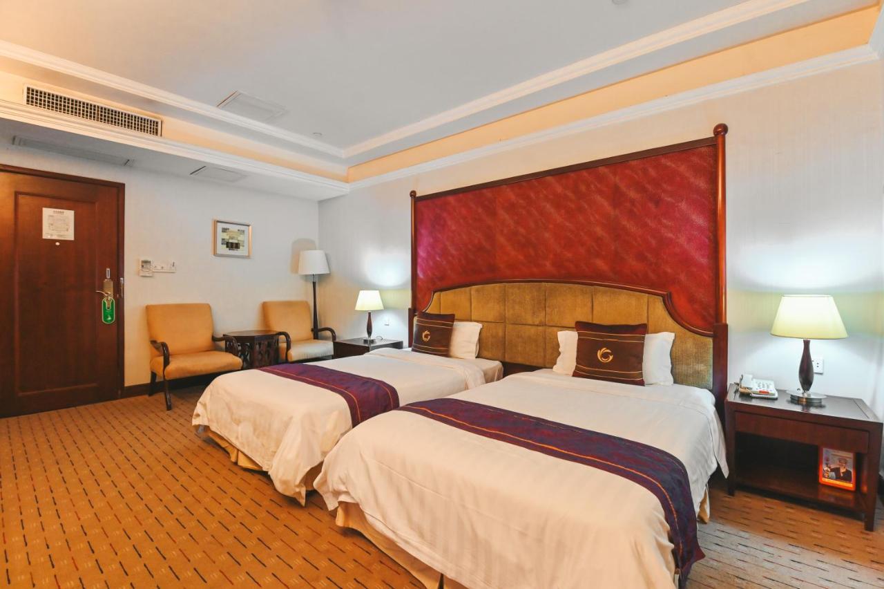 Royal Plaza Hotel Kuangcsou Kültér fotó