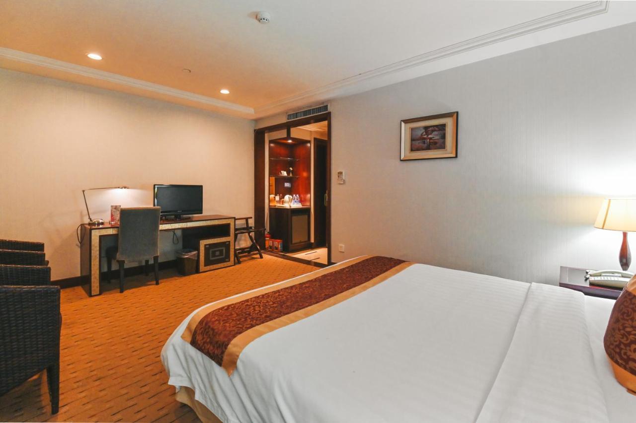 Royal Plaza Hotel Kuangcsou Kültér fotó