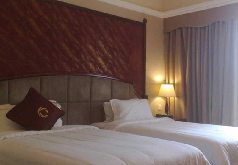 Royal Plaza Hotel Kuangcsou Kültér fotó